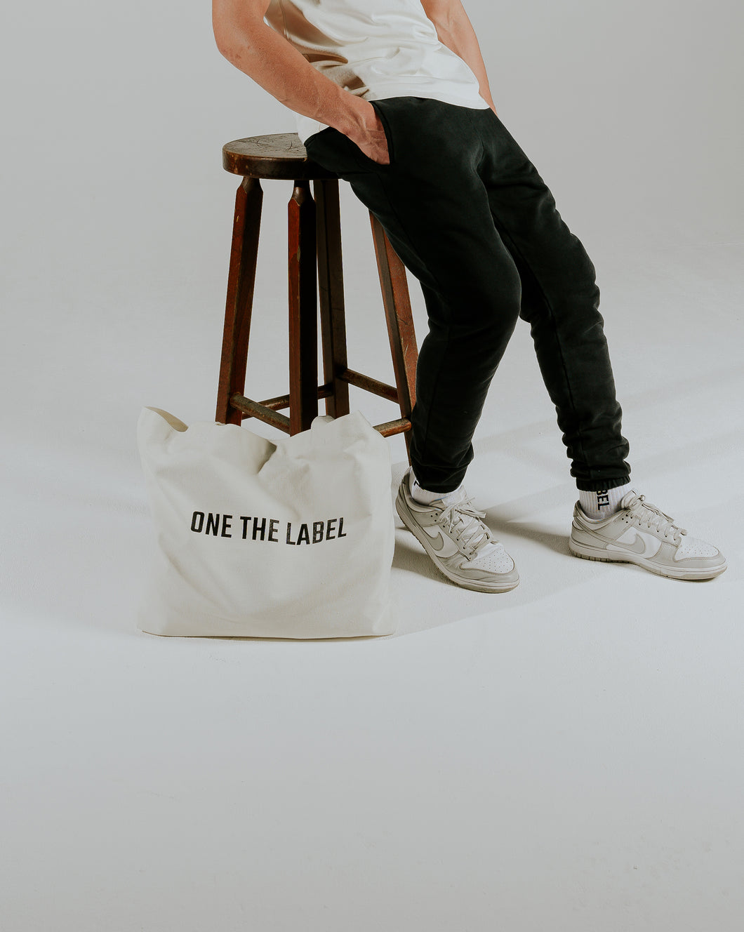 ONE CANVAS BAG